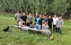 2019年,山东东营市黄河河务局采购一台德国坡厉斜坡割草机。